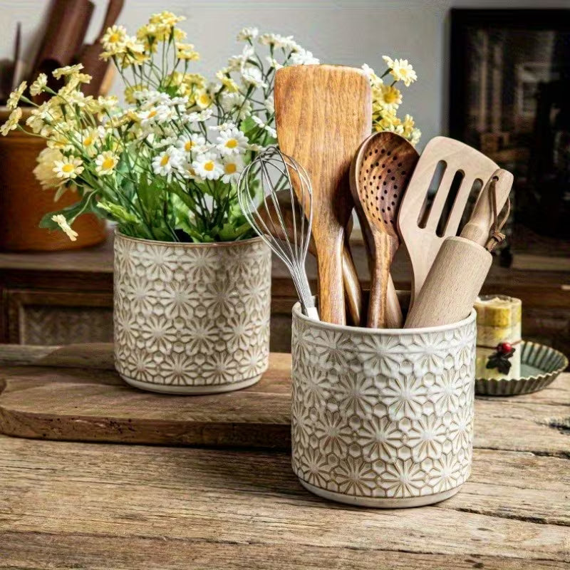 Vintage stiilis keraamiline vaas lilleornamentidega, beež