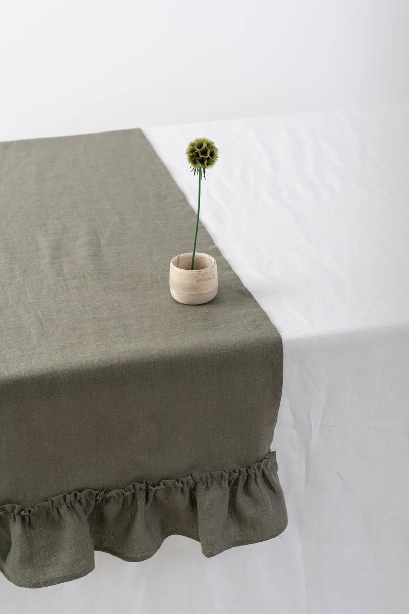 Olive - linane laualina volangidega 160x40